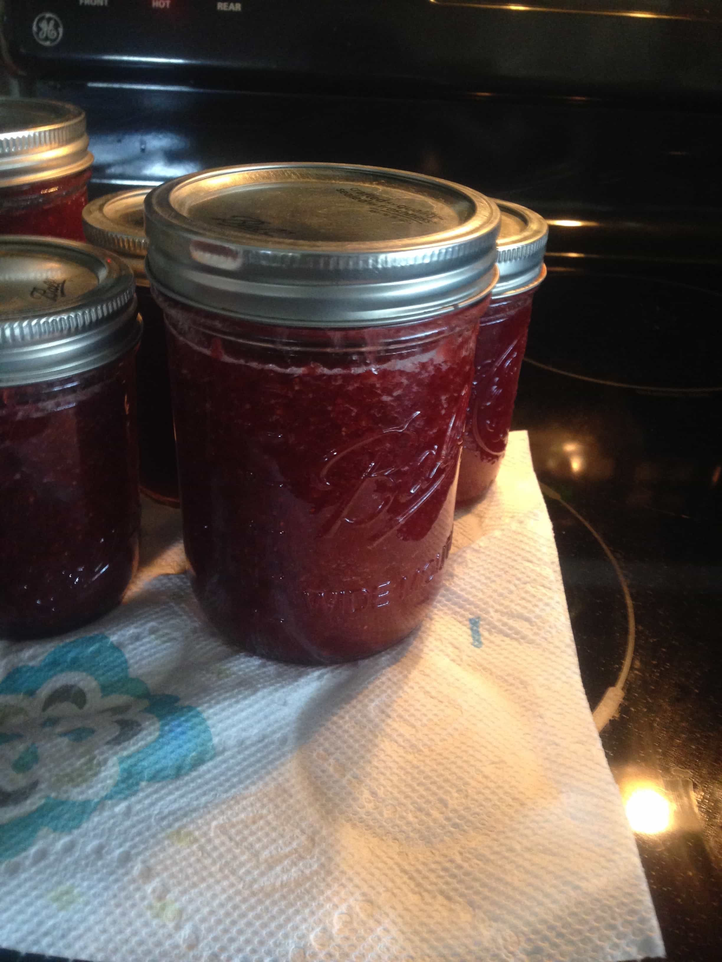 If you're looking for an easy recipe for strawberry jam, this is the one.