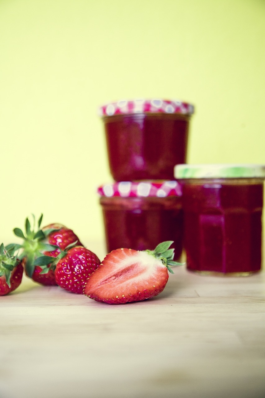 If you're looking for an easy recipe for strawberry jam, this is the one. It only requires two ingredients, and doesn't have any pectin. You'll love the way this jam turns out. 