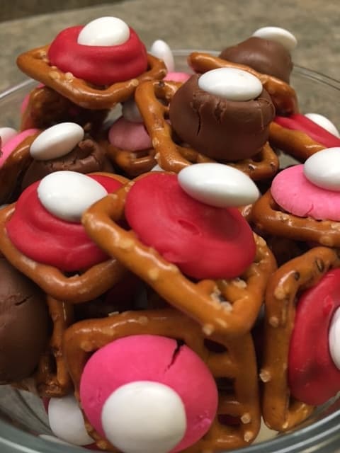 Valentine Chocolate Pretzel Treats - Back To My Southern Roots