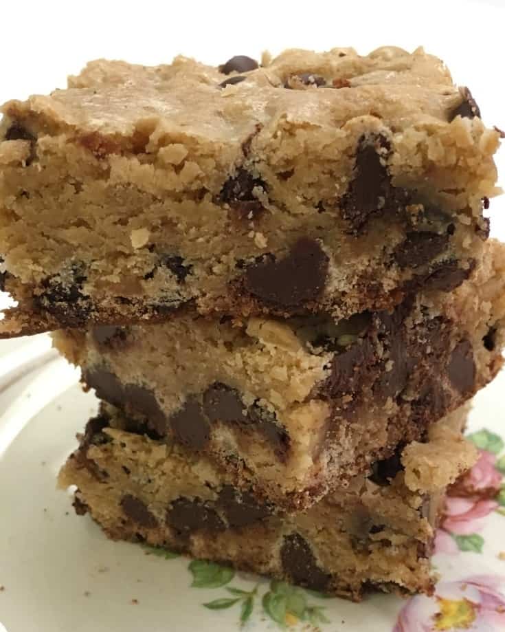 Easy Homemade Chocolate Chip Blondies