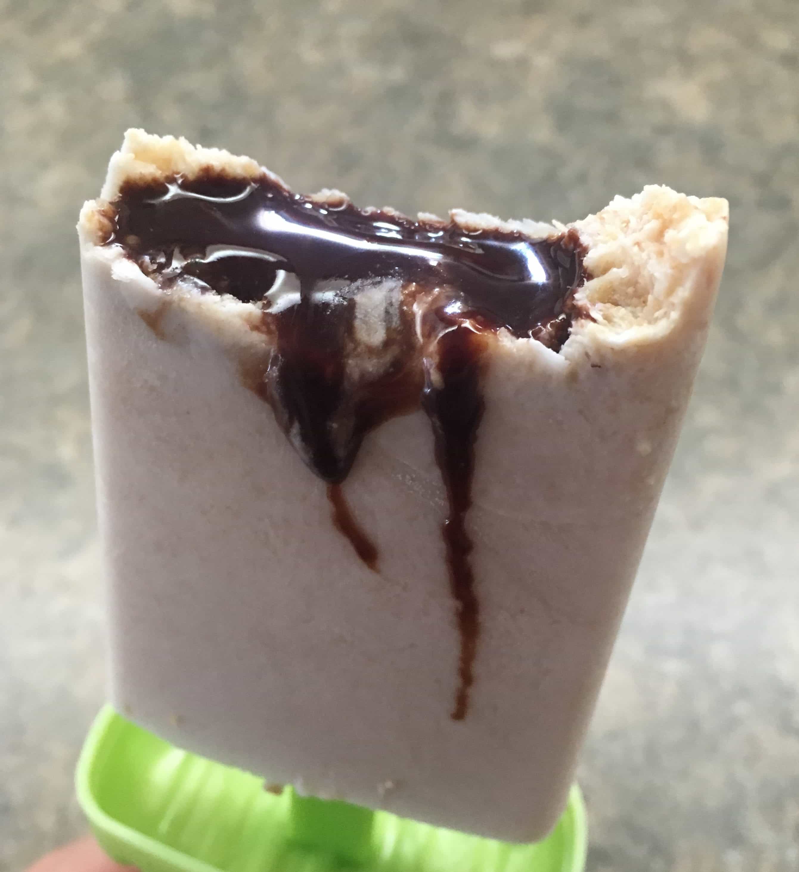 Are you ready to start off your summer with some amazingly delicious peanut butter and chocolate popsicles? Made with coconut milk, these popsicles are a hit with all the neighborhood kids!