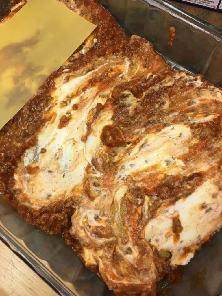 If you're looking for a delicious meal that will feed and fill up your hungry family for a small amount, try this cheap hearty homemade beef lasagna. The recipe is enough for more than one meal, keeping money in your pocket. 