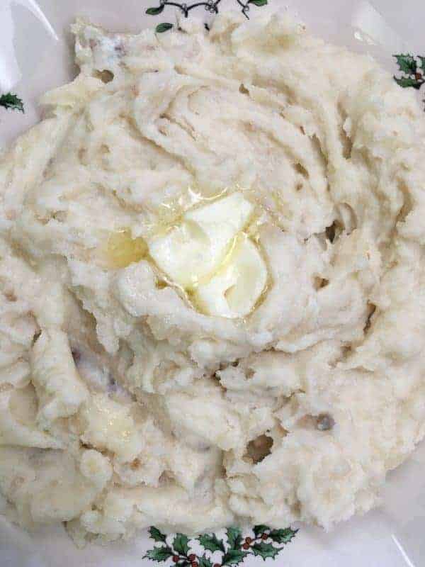 Easy Crock Pot Mashed Potatoes with garlic and butter are such a great recipe. I love to eat mashed potatoes and these were such a simple recipe in the Crock Pot. I didn't have to do much at all to fix them.