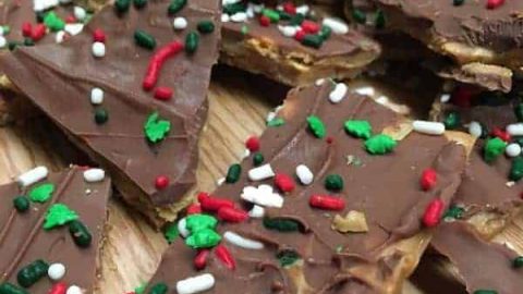 Easy Christmas Crack - Homemade Toffee