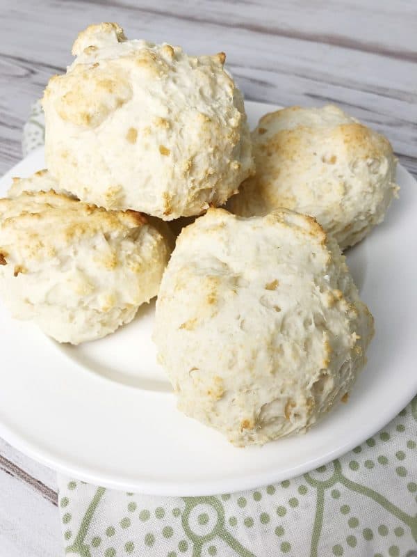 Easy Garlic Bisquick Biscuits from Kelly Lynn's Sweets and Treats