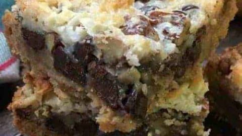 How To Make Hello Dolly Bars