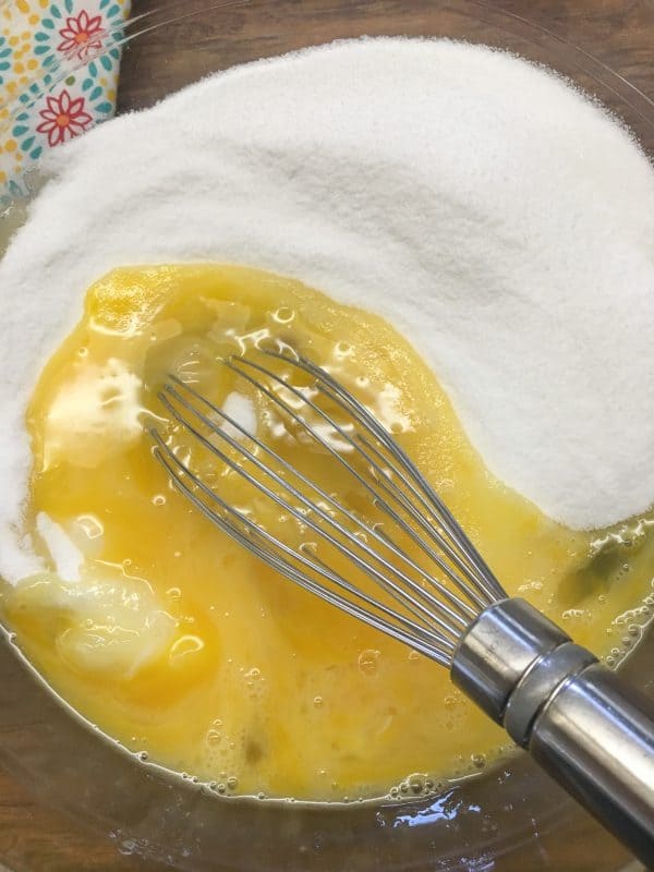 Easy lemon bars with lemon juice