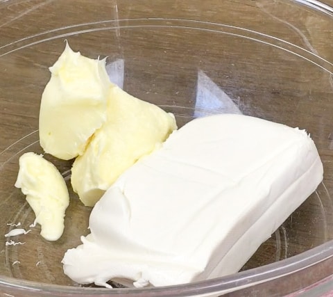 Picture of cream cheese and butter in a bowl.