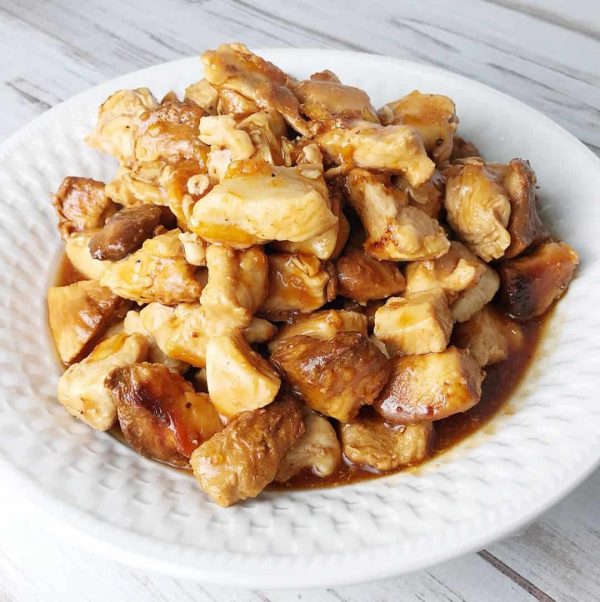 Crock Pot Orange Chicken from Kelly Lynn's Sweets and Treats