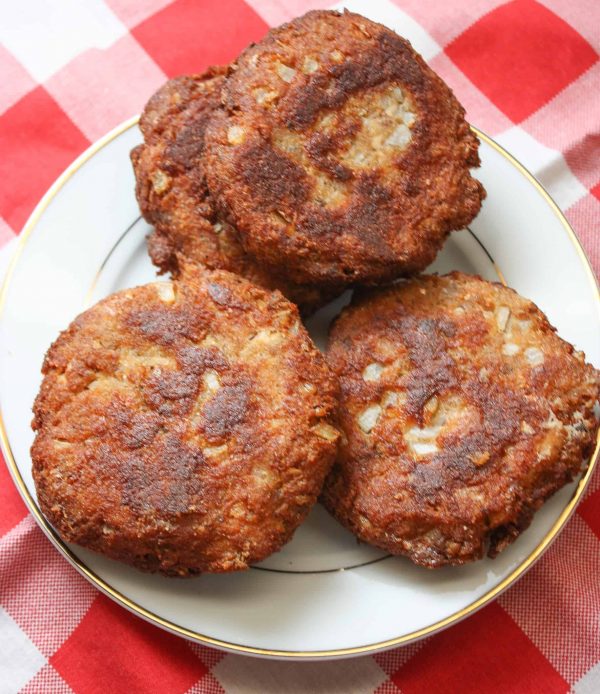 Southern salmon patties are a great meal. These are the best salmon patties. Southern salmon patties with mayo is a wonderful dinner. 