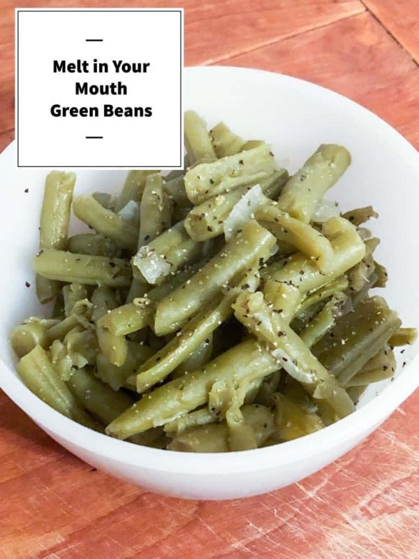 Picture of green beans in a white bowl