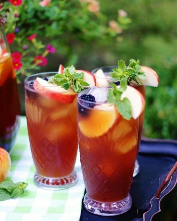 Picture of tea in glasses with fruit