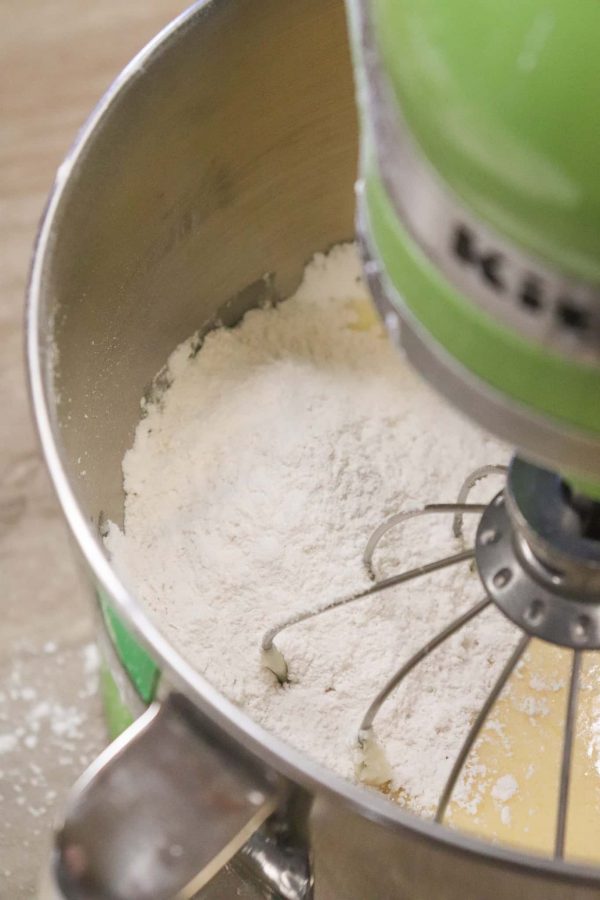 Picture of a mixing bowl.