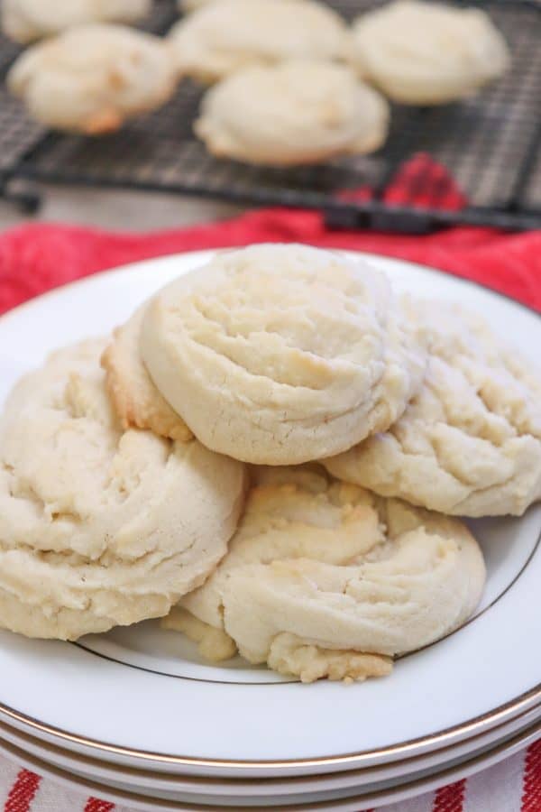 Picture of amish butter cookies on a plate. 