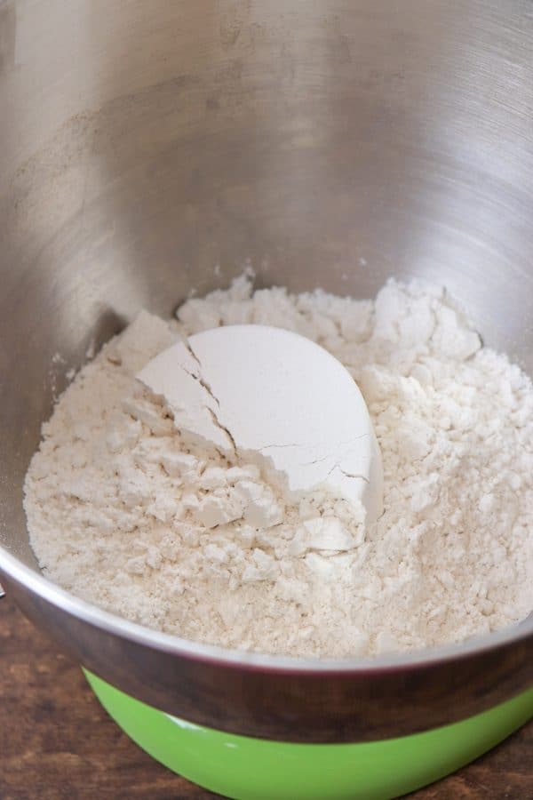 Picture of flour in a bowl