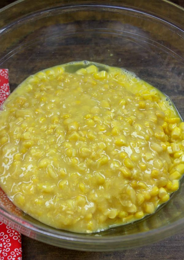 Picture of canned and cream corn in a bowl.