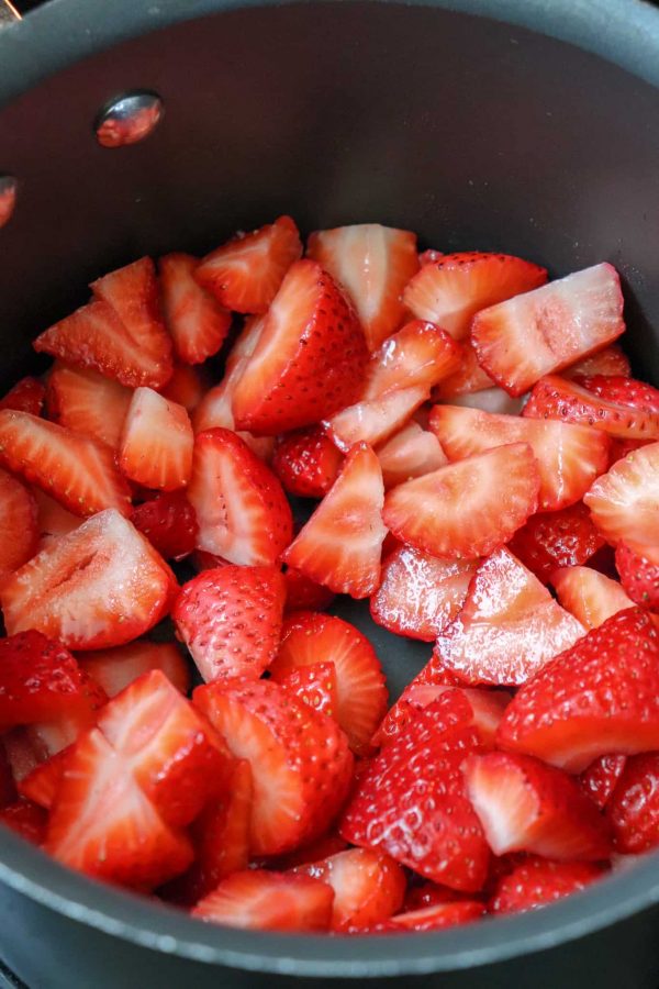 Picture of strawberries in a saucepan. 