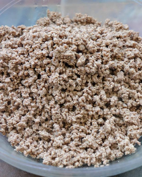 Picture of cooked ground beef in a glass bowl