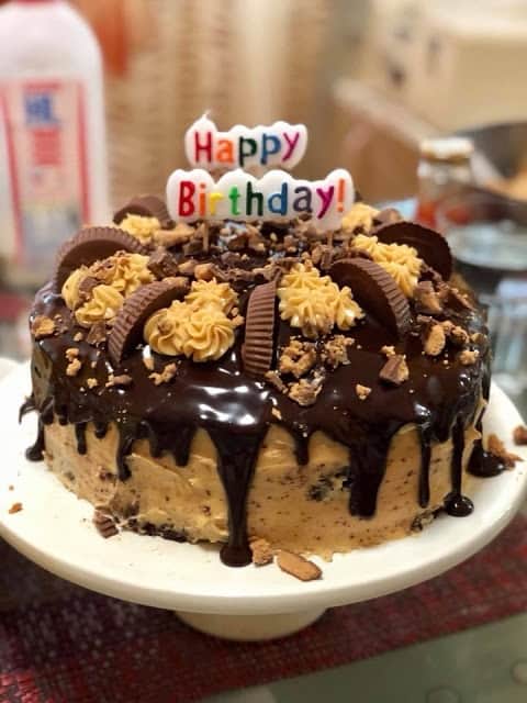 Peanut Butter Chocolate Reese's Cake From Kocina De Pinay from Singapura