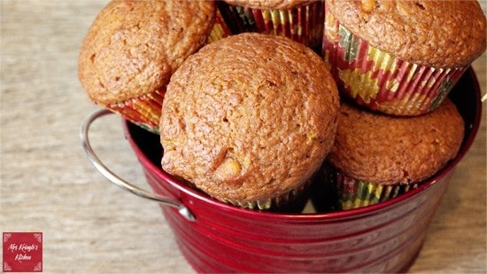 Picture of muffins in a tin bowl