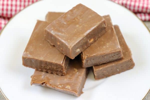 Picture of fudge on a plate.