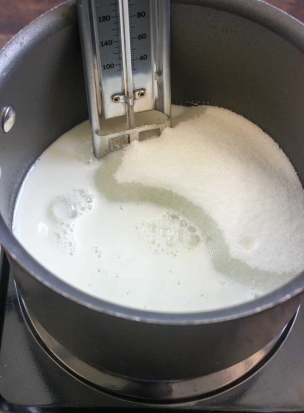 Picture of sugar and milk in a saucepan