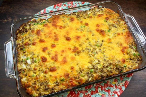 Picture of baked cheeseburger casserole