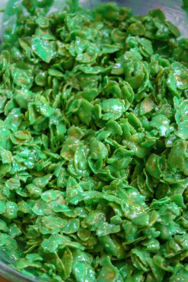 Picture of Cornflakes covered in melted marshmallows with green food coloring