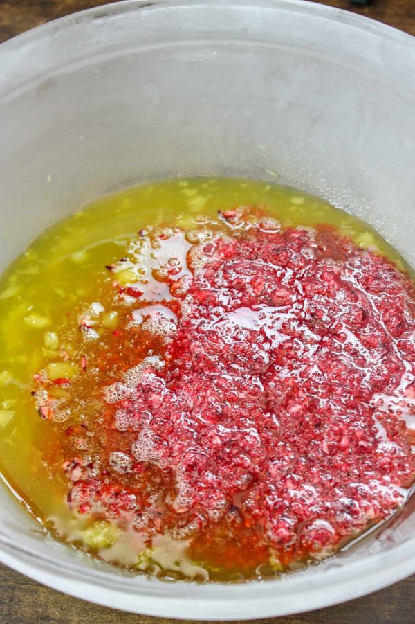 Picture of cranberry and lemon Jell-O in a large bowl