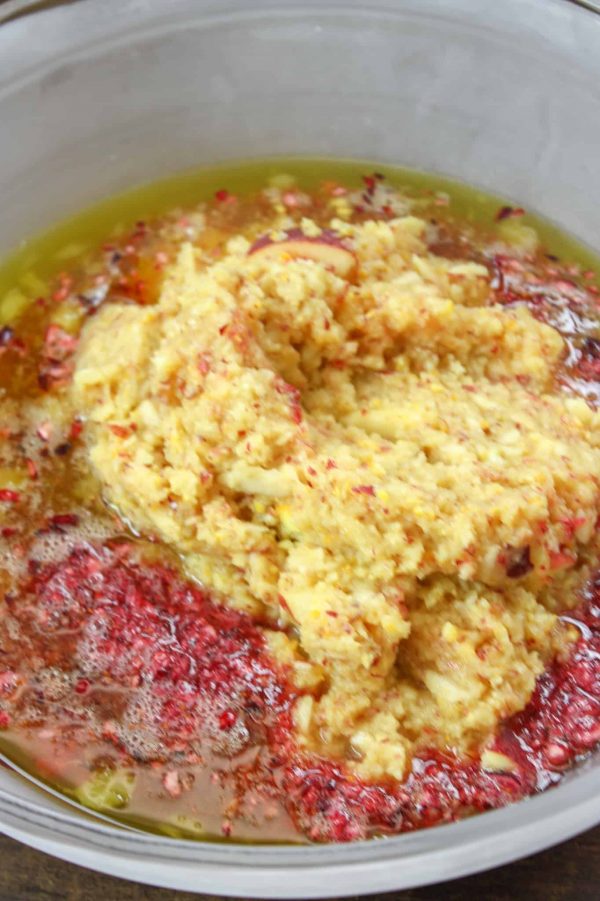 Picture of apples, oranges, and cranberries in a bowl