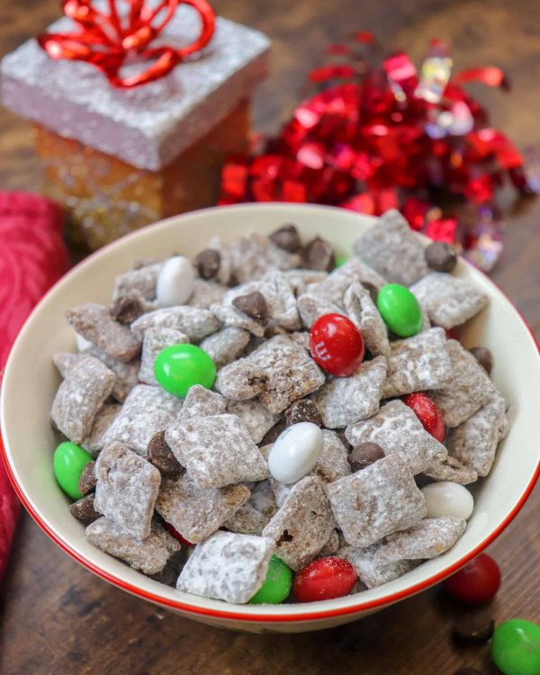 Picture of muddy buddies in a bowl