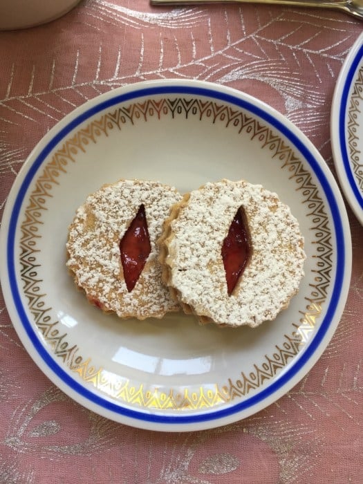 Picture of linzer cookies