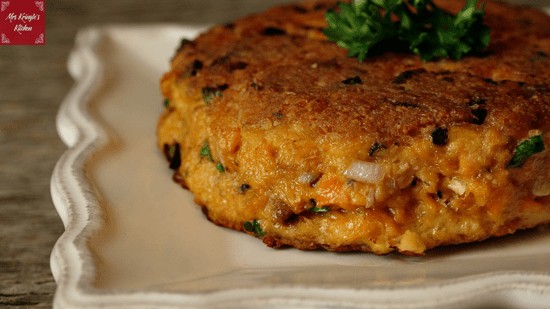 Picture of a salmon patty on a plate