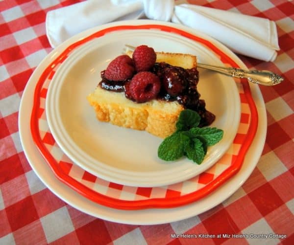 Picture of pound cake on a plate