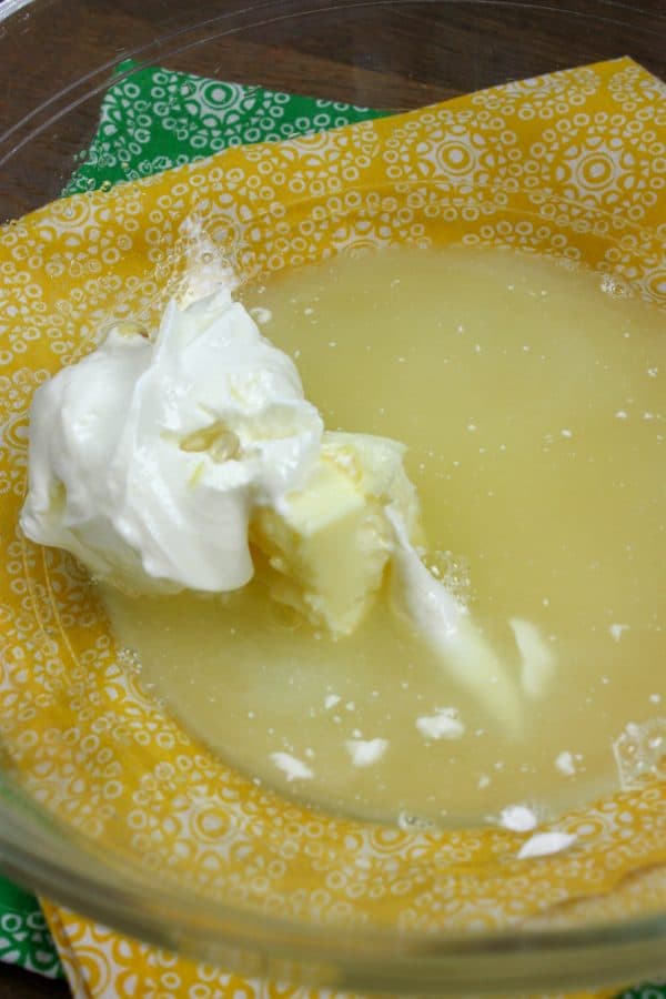 Picture of lemon juice in a bowl