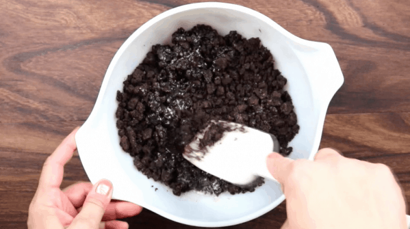 Picture of Oreos in a bowl