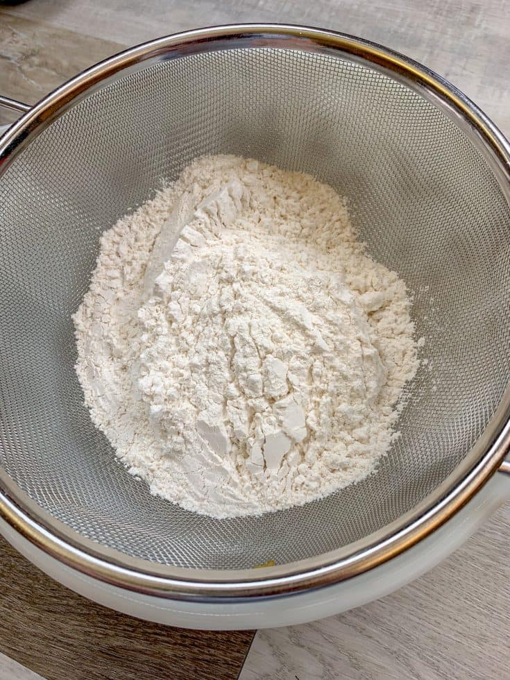 Picture of flour in a bowl