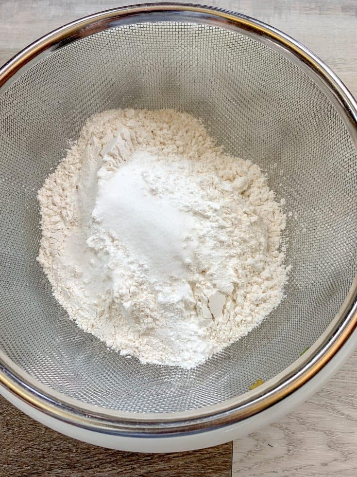 Picture of flour and baking soda