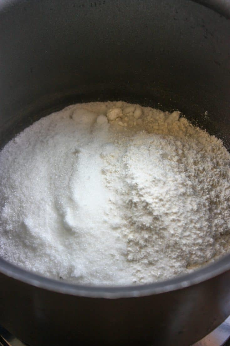 Picture of flour and sugar in a saucepan