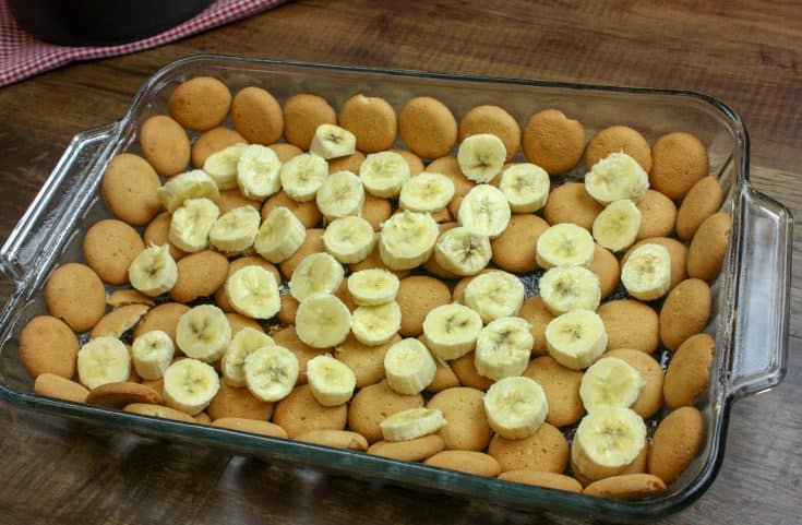 Picture of cookies and bananas in a casserole dish