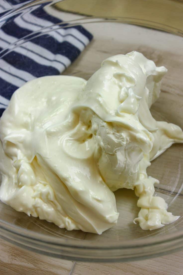 Picture of cream cheese and mayo in a bowl