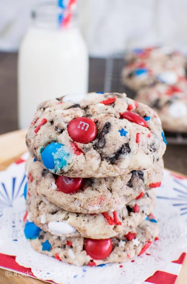 Fireworks Cookies and Cream Cookies