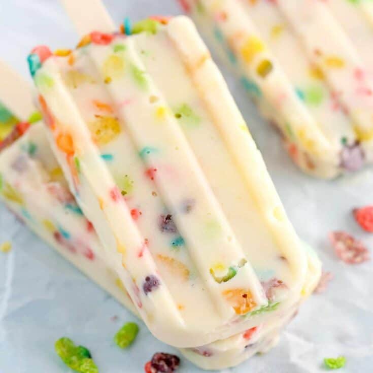 Marshmallow Fruity Pebbles Pudding Pops