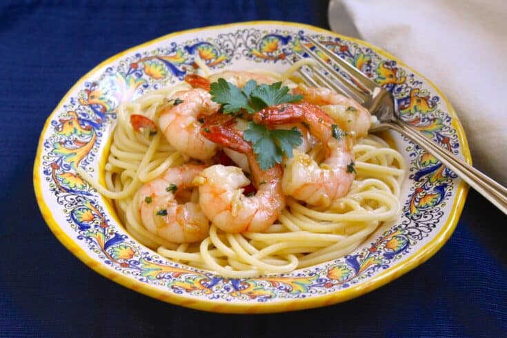 Simple Garlic & Butter Shrimp with Spaghetti (Shrimp Scampi)