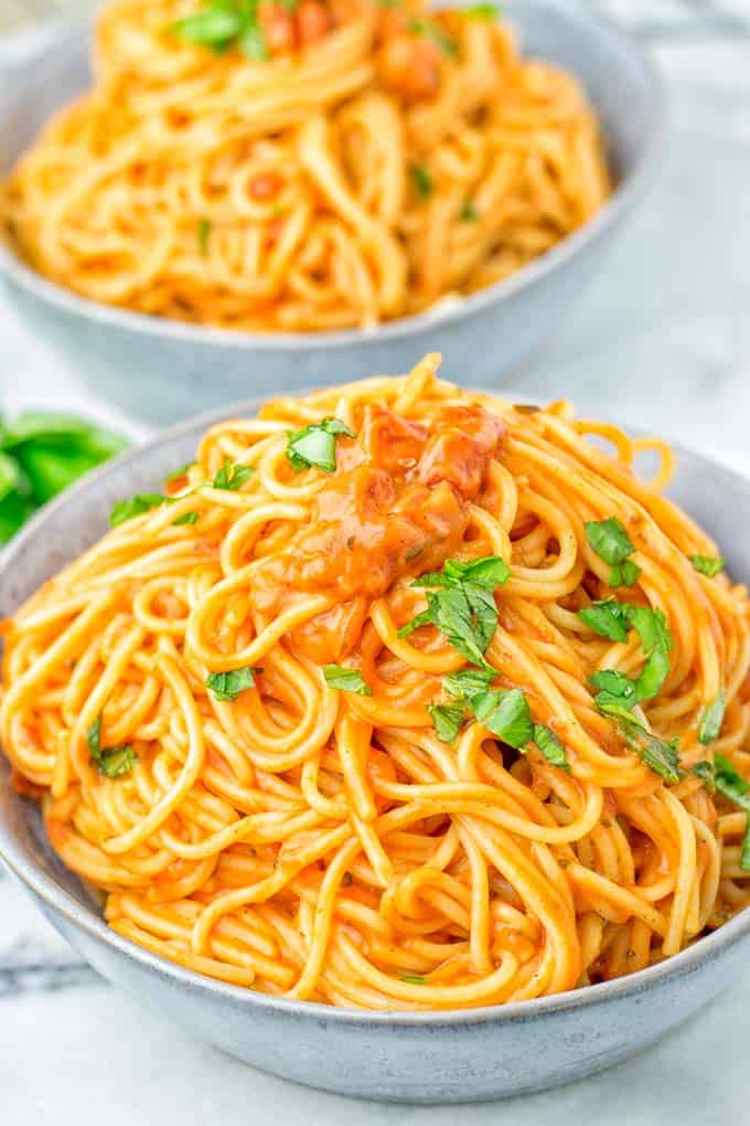 Instant Pot Spaghetti with Simple Tomato Sauce