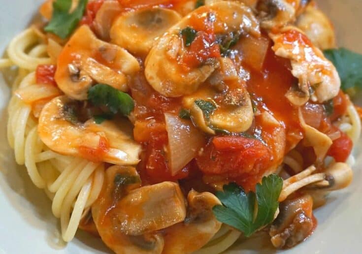 Pasta with Chicken, Tomato, Mushroom and White Truffles