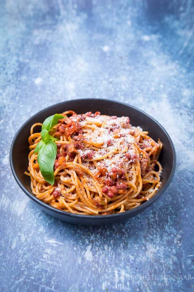 Vegan Spaghetti Bolognese - an alternative recipe to traditional spaghetti bolognese