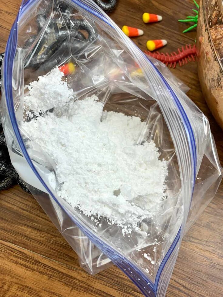 Powdered sugar in a large Ziplock bag