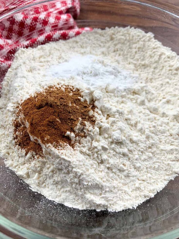 Dry ingredients in a glass bowl to make cake donuts