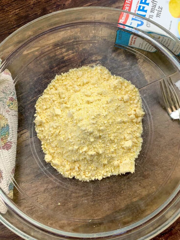 Jiffy Cornbread Muffin Mix in a glass bowl